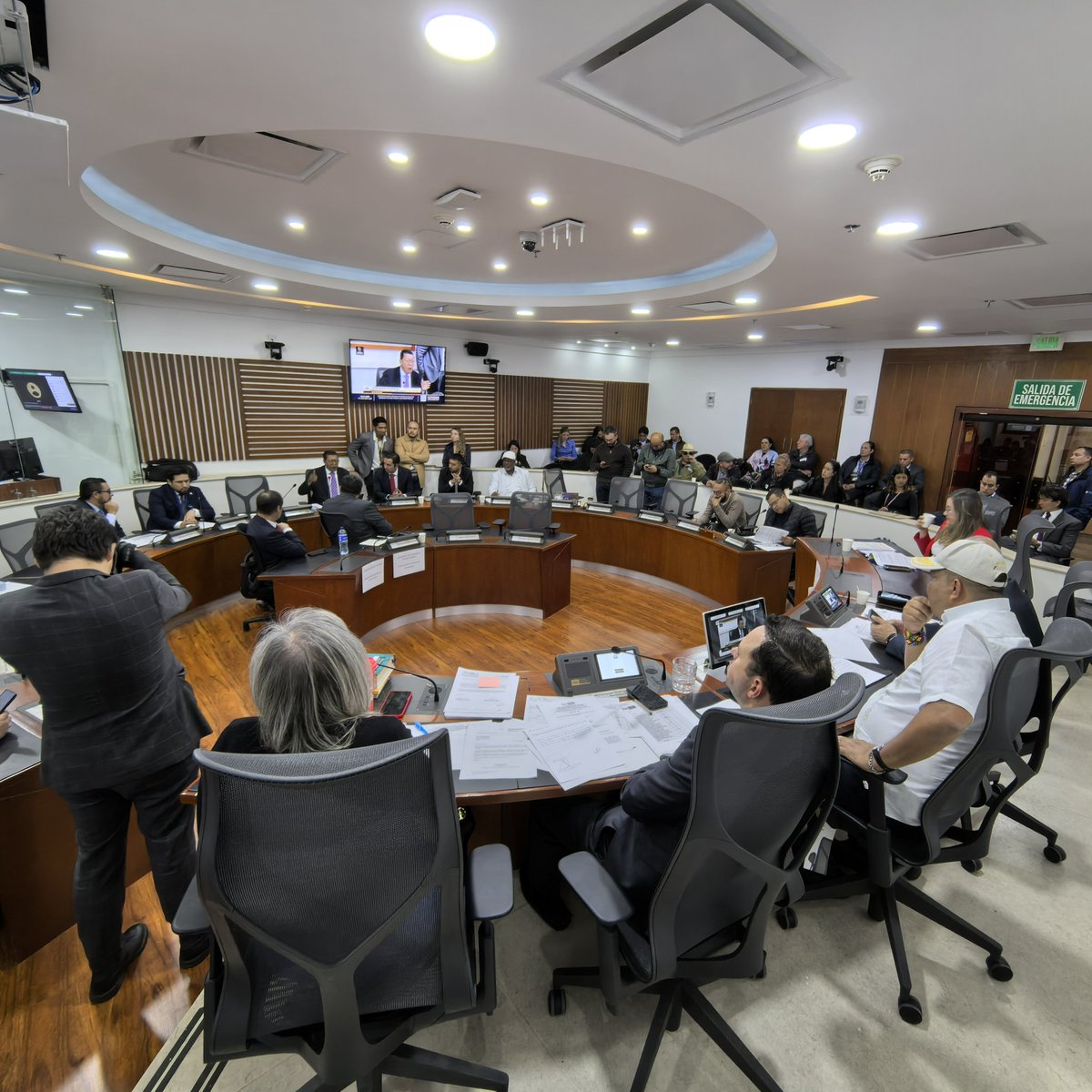 Comisión Sexta tweet media