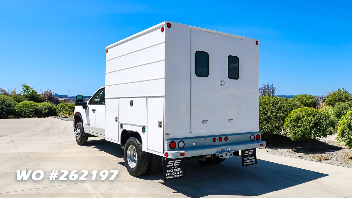 scelzitrucks's tweet image. The November GM/Scelzi Truck Body of the Month.
This 108" Service Body Superstructure sits on a GMC C-3500 Chassis Cab. It comes w/ a 48" high corrugated steel enclosure, Barn doors, shelves and more! GMC #Scelzi #tradesman #hvac #electrical