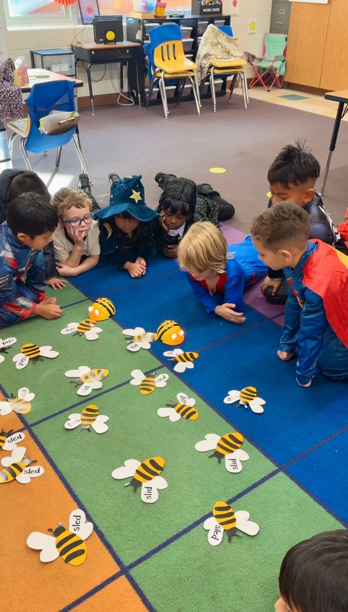 EdTechGCS's tweet image. First graders are having a blast learning to code with Bee-Bots! 🤖 Students used coding and estimation skills to navigate the Bee-Bot to words like &quot;sled,&quot; &quot;slid,&quot; and &quot;slip,&quot; focusing on changing blends. A perfect way to integrate STEM &amp;amp; literacy (phonics)! #EdTech #FuninFirst