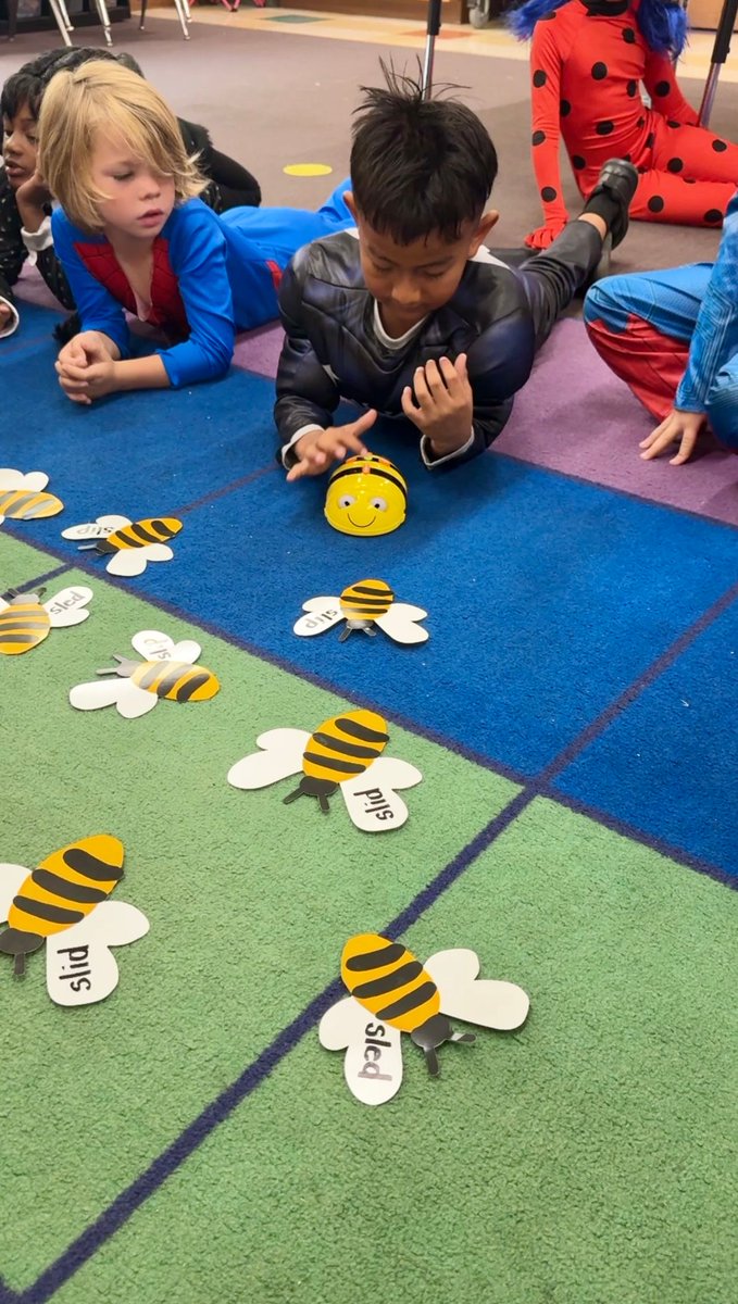 EdTechGCS's tweet image. First graders are having a blast learning to code with Bee-Bots! 🤖 Students used coding and estimation skills to navigate the Bee-Bot to words like &quot;sled,&quot; &quot;slid,&quot; and &quot;slip,&quot; focusing on changing blends. A perfect way to integrate STEM &amp;amp; literacy (phonics)! #EdTech #FuninFirst