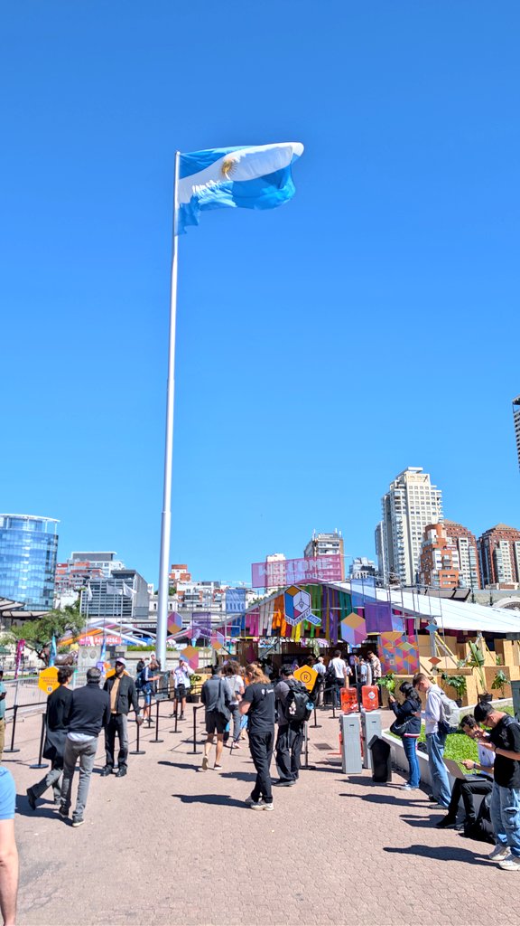 lucianoaraus's tweet image. First Day at @EFDevcon 🇦🇷
.
#DevCon #Web3 #Ethereum