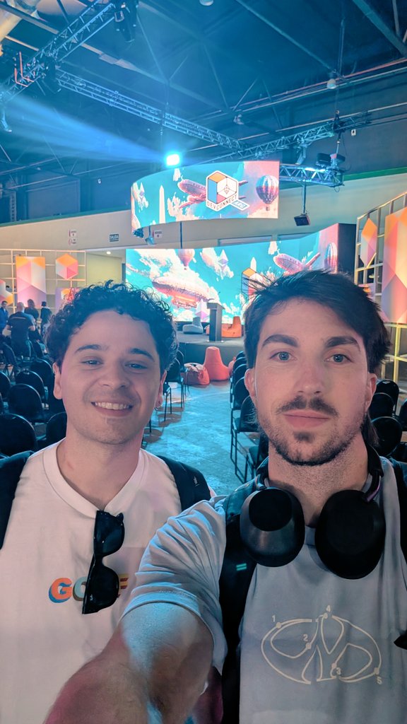 lucianoaraus's tweet image. First Day at @EFDevcon 🇦🇷
.
#DevCon #Web3 #Ethereum