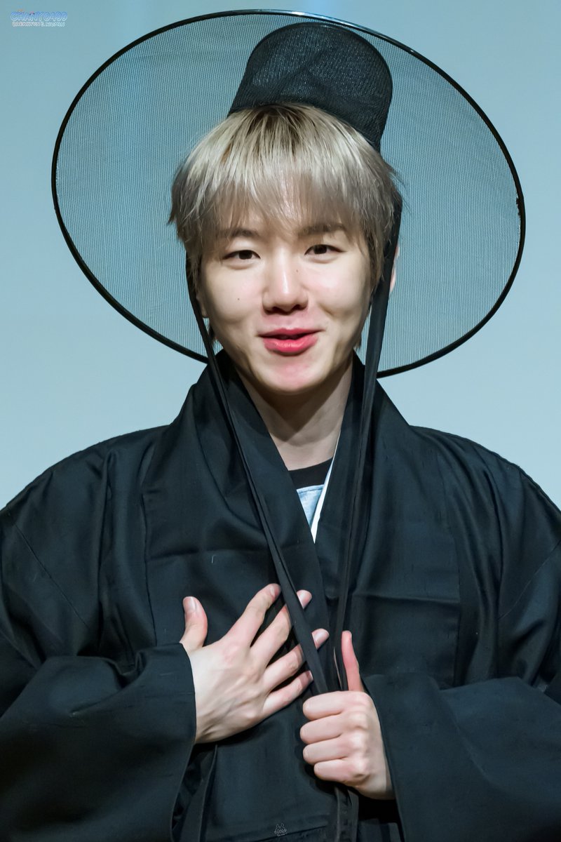 chany499's tweet image. 251118 위드뮤

#백현 #BAEKHYUN #ベクヒョン
#邊伯賢 #伯賢
@BAEKHYUN_INB100