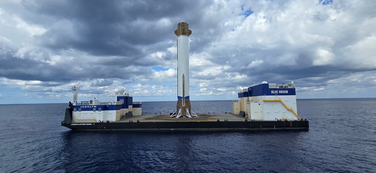 New Glenn's first-stage booster 'Never Tell Me The Odds' has returned to Florida atop of the drone ship 'Jacklyn' following its successful landing late last week! 

By <a href="/PhazzeeYeehaw/">Phazzee 🐼🚀 | 中国航天 🇨🇳 | 🇵🇸🏳️‍⚧️🏳️‍🌈</a> -&gt; proximareport.com/new-glenn-sail…