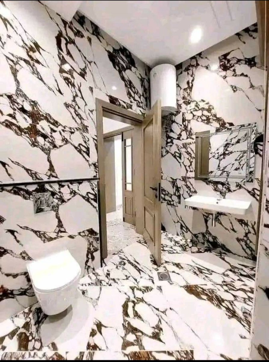 البعض قال فخامة والبعض يقول فوضى انت وش رأيك ؟!