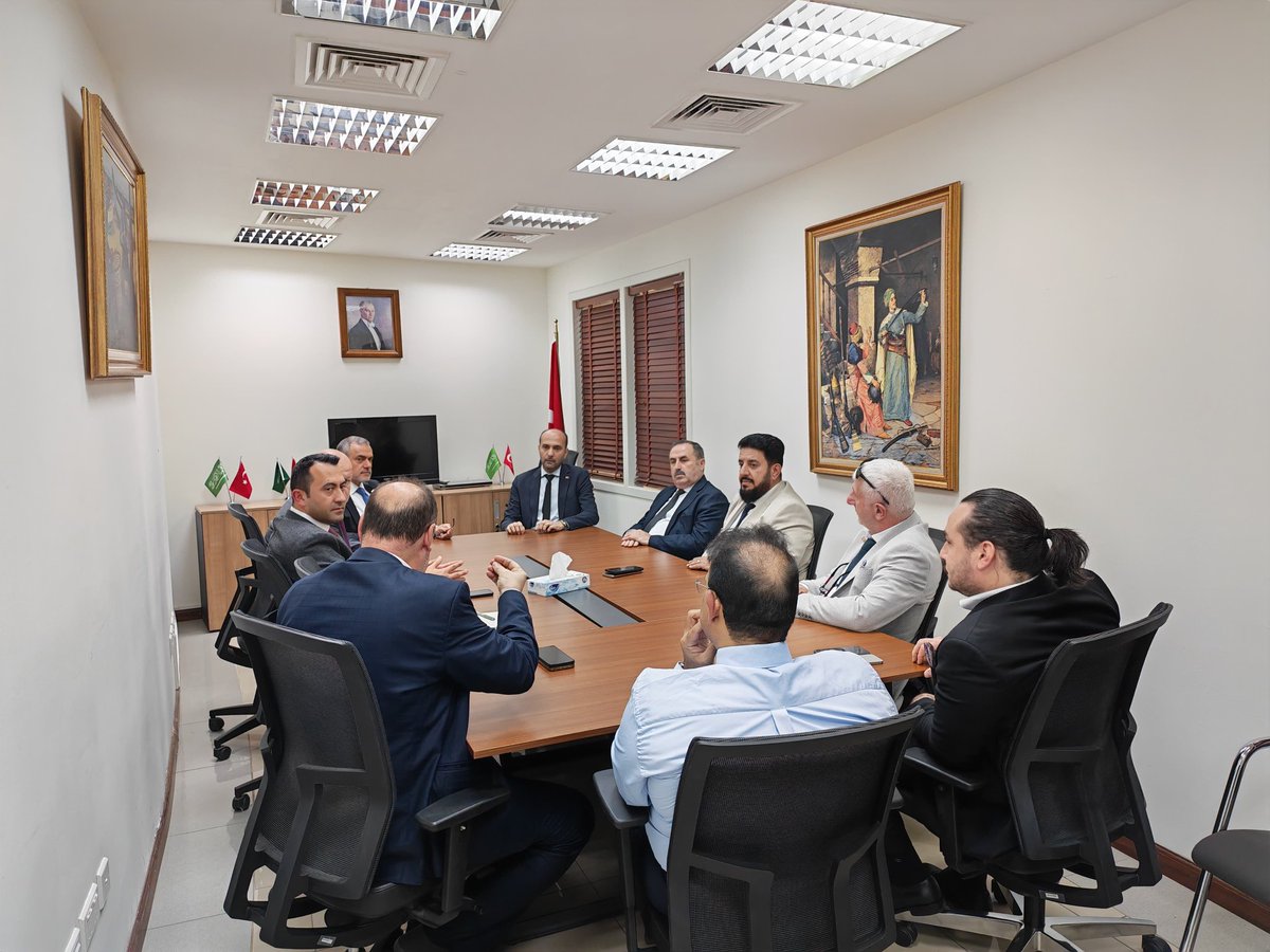 ARTIAD Delegation, Led by Chairman Cemal Kerim, Visits the Turkish Commercial Attaché in Riyadh

A delegation from the Turkish-Arab Businessmen Association (ARTIAD), led by Chairman Cemal Kerim and Board Members Fuad Badavi and Shuaib Akyol, paid an official visit to the Turkish