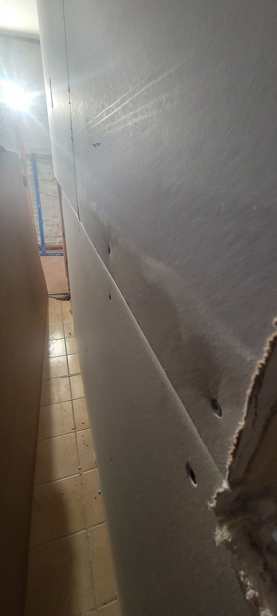 GoldDenemies's tweet photo. @HomeDepot @HomeDepotCanada Last time buying drywall at Home Depot. They didn't give me a discount in the new ones. https://t.co/QKwLcKCmYS