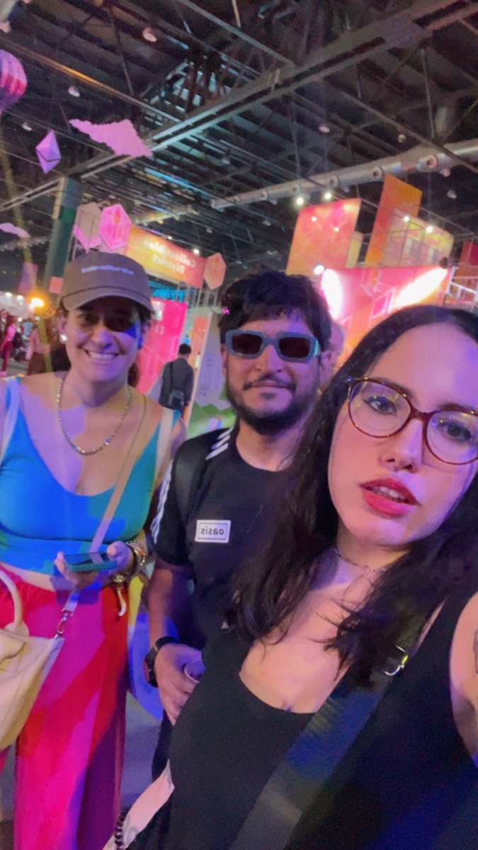 eudtoxic's tweet image. El trío más polémico de crypto Argentina en @EFDevcon y me la lloran los haters 😌

@uxjossie + @perrovolpe + está humilde servidora