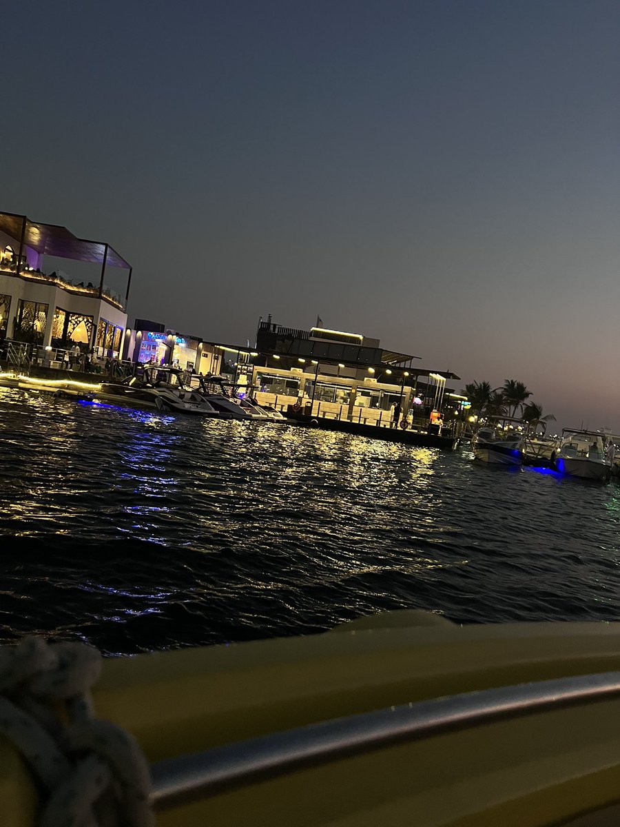 had22h's tweet photo. بسجله بأجمل يوم بحياتي ✨🌊 https://t.co/vhLhFHI4sf