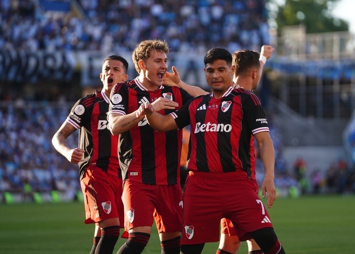 ✅Día y horario confirmados para enfrentar a Racing por los octavos de final.
📅17 Lunes 24/11
⏰ 19:30 hs
📍Estadio Presidente Perón