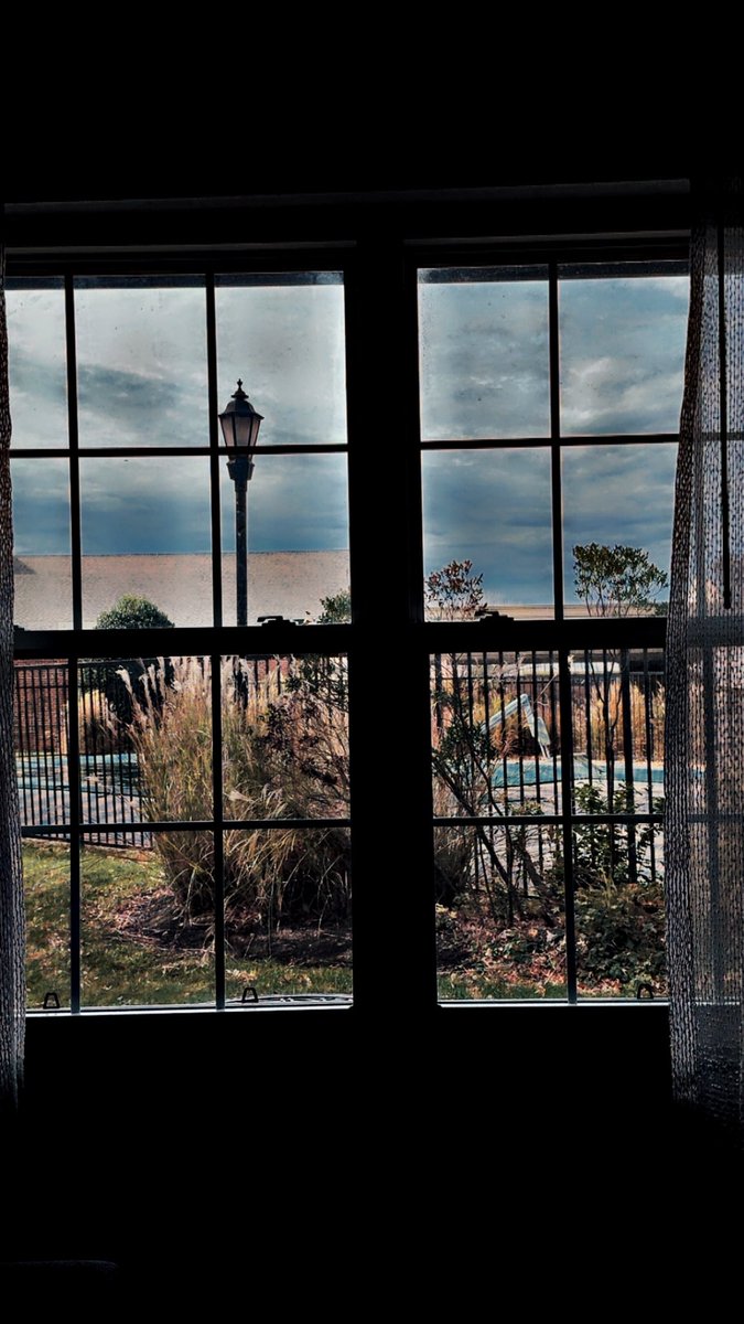 يا صديقي ..

هناك نور يتجدد كل يوم ..
لاحلامنا .. لواقعنا .. لتفاؤلنا .. لإصرارنا ..
لتحقيق ما نريد باذن الله تعالى ..
اطمئن و توكل على الله.. 🕊️🤍

#حكايه 
D.C
11:35 am