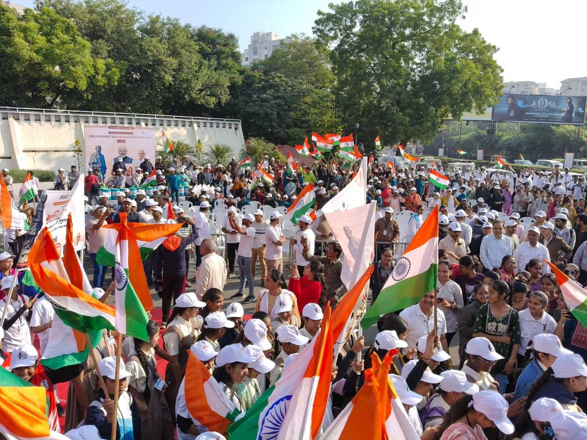 Denis_Adesara's tweet image. લોખંડી પુરુષ સરદાર વલ્લભભાઈ પટેલની ૧૫૦ મી જયંતિ નિમિત્તે પદયાત્રા. 

#Sardar #Vallabhbhai #Patel #PadYatra #Rajkot #Bharat #Ekta #Unity #Honesty #Integrity