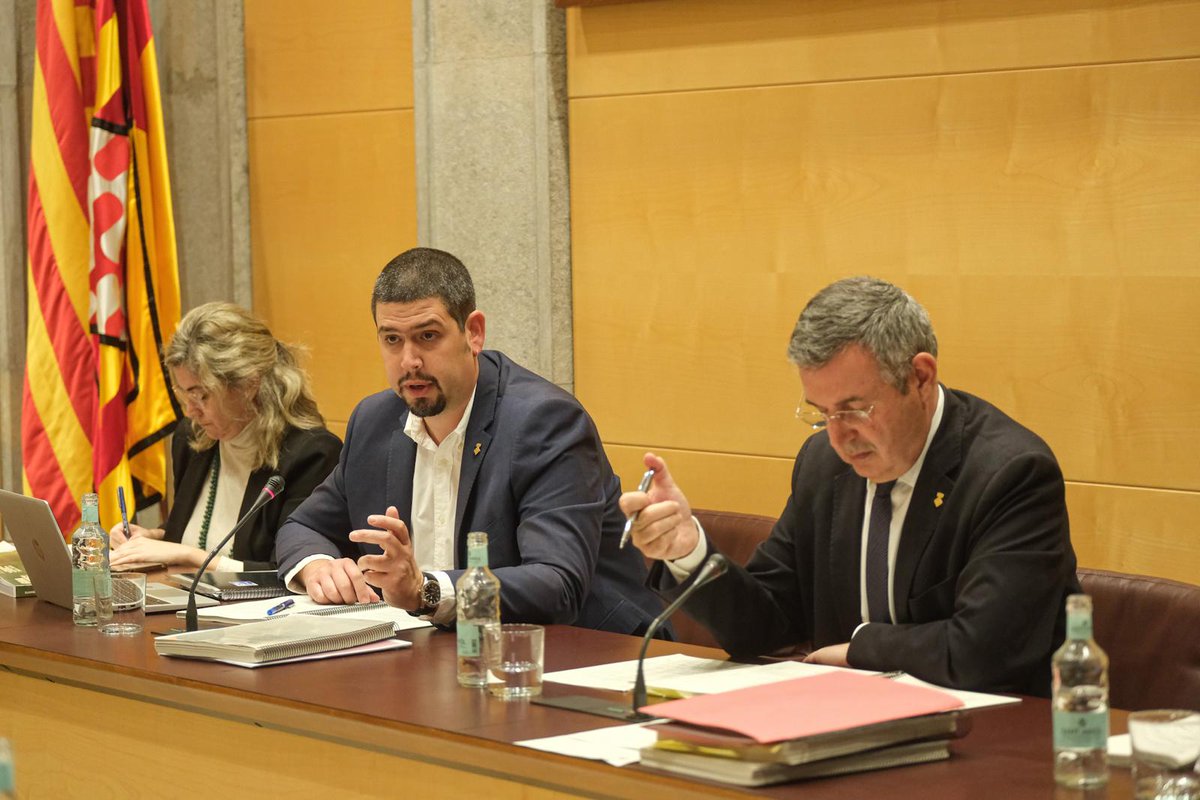 DiputacioGirona's tweet photo. ✅ El #PleDdGi dona llum verda al #PressupostDdGi per a l'exercici del 2026, amb 23 vots a favor i únicament 2 en contra.
📌El pressupost general consolidat, de 210,71 milions d'euros, és el més alt de la història de la corporació.
🔗https://t.co/kW6SZWLX2H https://t.co/WTyjXKvVeA