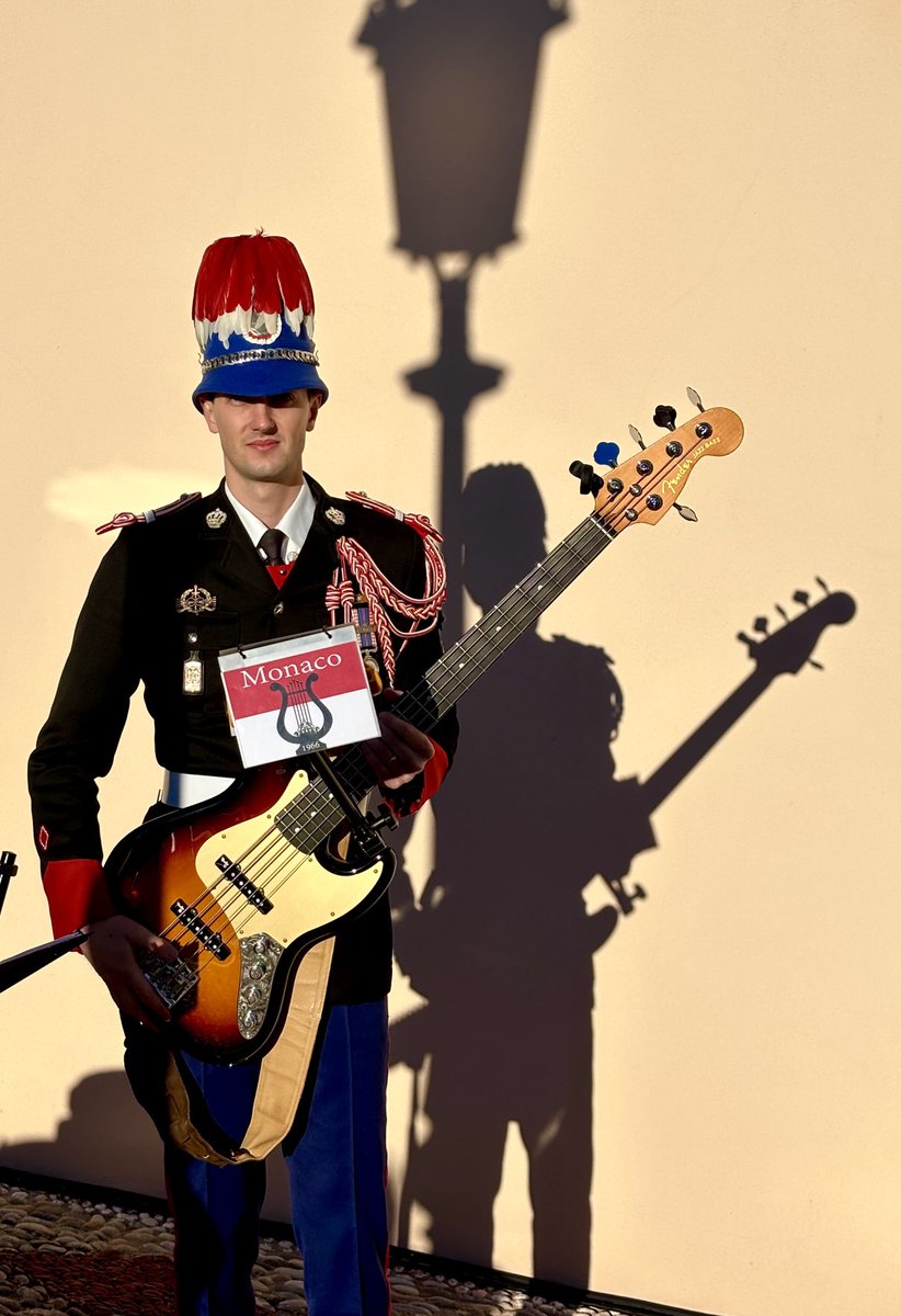 Fête nationale à Monaco 🇲🇨 ! 
La musique trouve toute sa place 🎶 chez les Carabiniers du Prince.