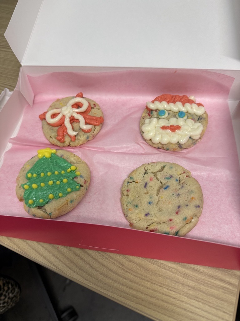 Sandline_Global's tweet image. Yesterday offered the sweetest pause 🍪. For a couple of hours, we traded inboxes for cookie boxes. Together with @milkbarstore, we welcomed friends, colleagues, and clients for a moment of connection in the midst of end-of-year madness.
#ClientAppreciation #EmployeeExperience