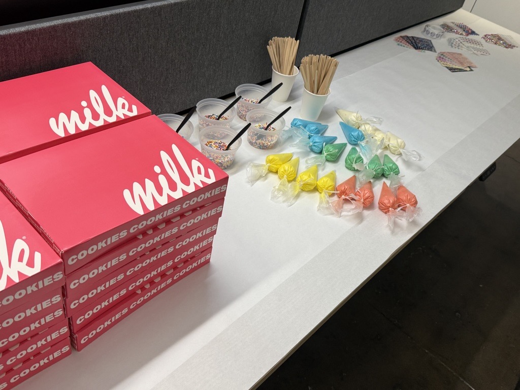 Sandline_Global's tweet image. Yesterday offered the sweetest pause 🍪. For a couple of hours, we traded inboxes for cookie boxes. Together with @milkbarstore, we welcomed friends, colleagues, and clients for a moment of connection in the midst of end-of-year madness.
#ClientAppreciation #EmployeeExperience