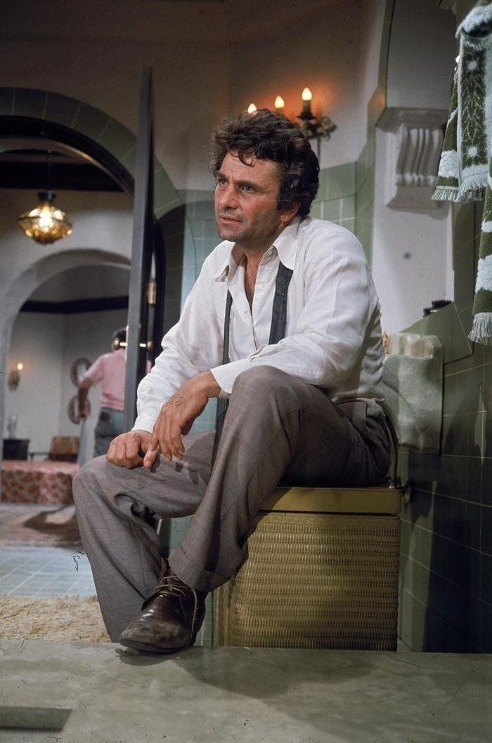 RodneyMarshall1's tweet image. A pensive Peter Falk takes a break in filming Double Shock, the first Columbo story which threatened to become a whodunnit, with twin suspects Dexter and Norman Paris, both played by Martin Landau. Falk liked to stay in character between takes. #TheMethod