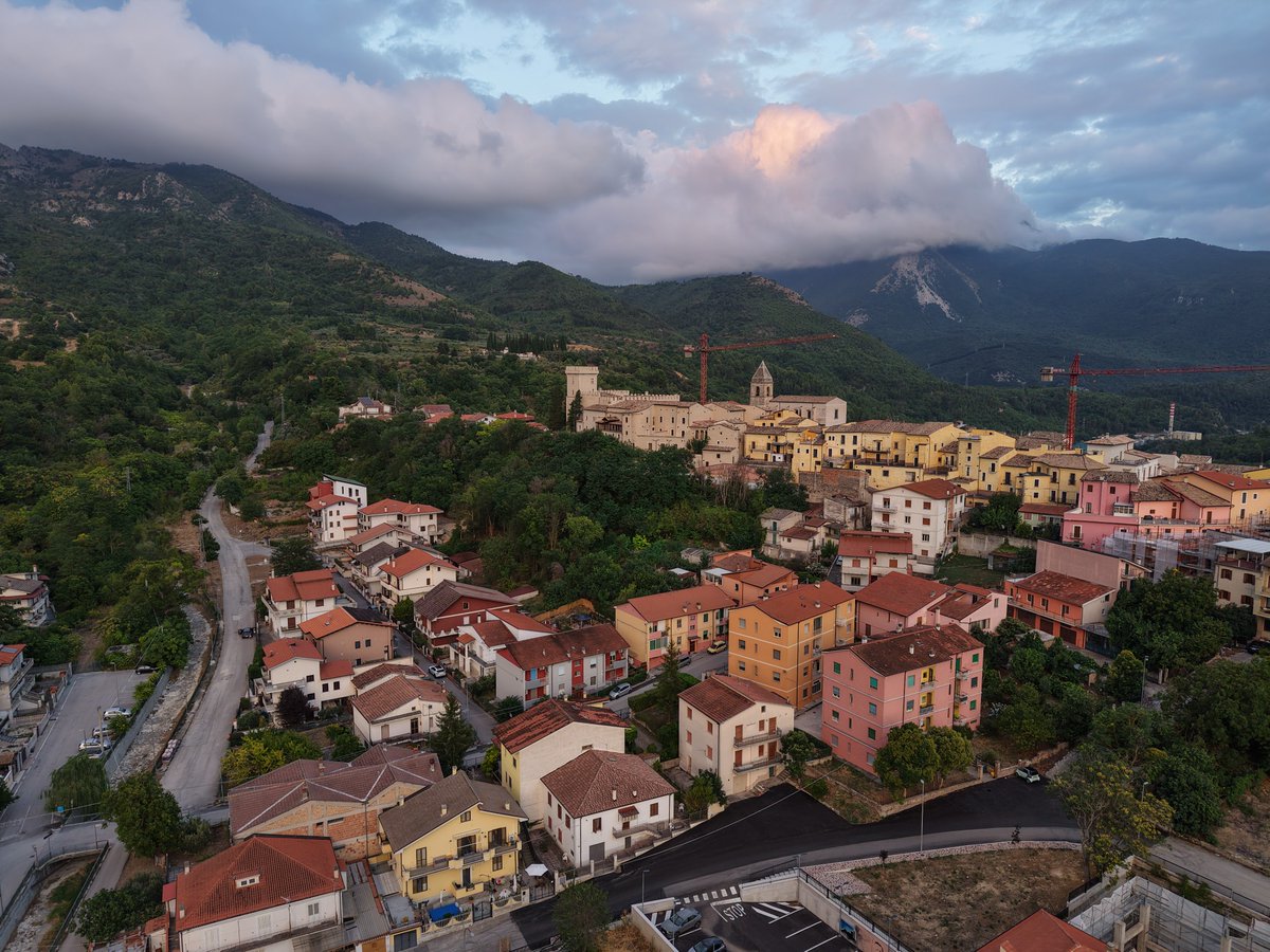 usrc_it's tweet photo. È online la nuova Best Practice della rubrica dedicata alla ricostruzione!
Oggi parliamo di Bussi sul Tirino, tra cantieri in chiusura, rigenerazione urbana e investimenti per il futuro.
Un modello di rilancio sostenibile.
🔗Leggi la best practice al link https://t.co/PNfk9Qwo1P https://t.co/nNQaOSMZFG