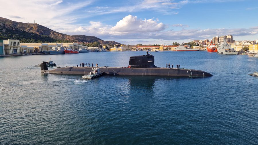 seawaves_mag's tweet photo. #Submarino #S82 Afloat in #Cartagena: From now on, the port trials will allow checking all systems, with various safety milestones such as the loading of gasoil, battery charging, or propulsion tests while moored. https://t.co/UcypL3rEOs