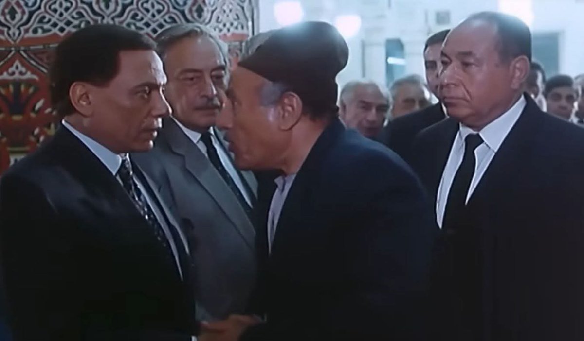 بس أنا كنت دافع 50 مليون ياسعادة البيه 
- لمين ؟!
للحزب 
- روح خدهم منه