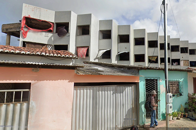 MPF_PGR's tweet photo. MPF pede demolição das ruínas de hotel inacabado que ameaçam 200 famílias em João Pessoa (PB)

➡️ Leia a matéria:  https://t.co/ZfJclUOPhJ https://t.co/aJiVCw9vQg