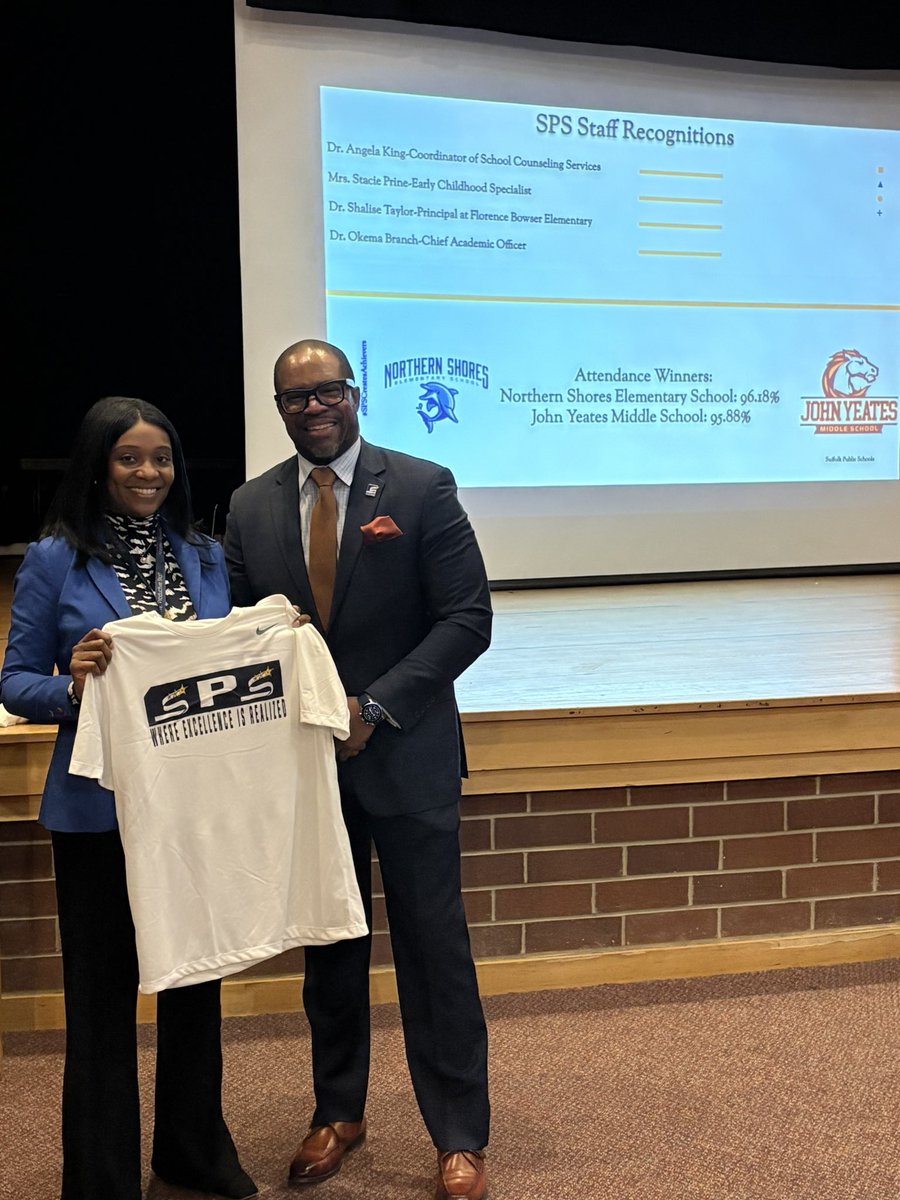 drjbg3's tweet image. Congratulations to our @SufVAschools leaders for being recognized at today’s leadership meeting. Dr. King, Mrs. Prine, Dr. Taylor, and Dr. Branch! Thank you for your outstanding leadership and serving our schools!!! #SPSCreatesAchievers #TheArtofInclusiveLeadership 👏🏾👏🏾👏🏾