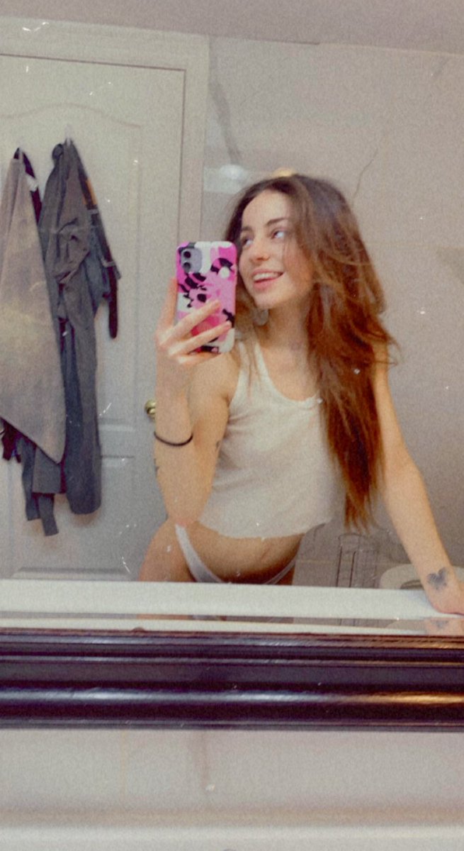 Avaoasr's tweet photo. Redoing my pinned! 🎀
Still kinda new to #nsfwtwt

20 

She/her 💗
Bi 
Switch (sub+)
My own #NSFW folder 👀
No follow = no reply 

#horny #latina #sex #boobs #pussy #porn #teen #slut #brat #sub #ass #bigass #bop #college #tattoos #alt https://t.co/j27tgMxicL