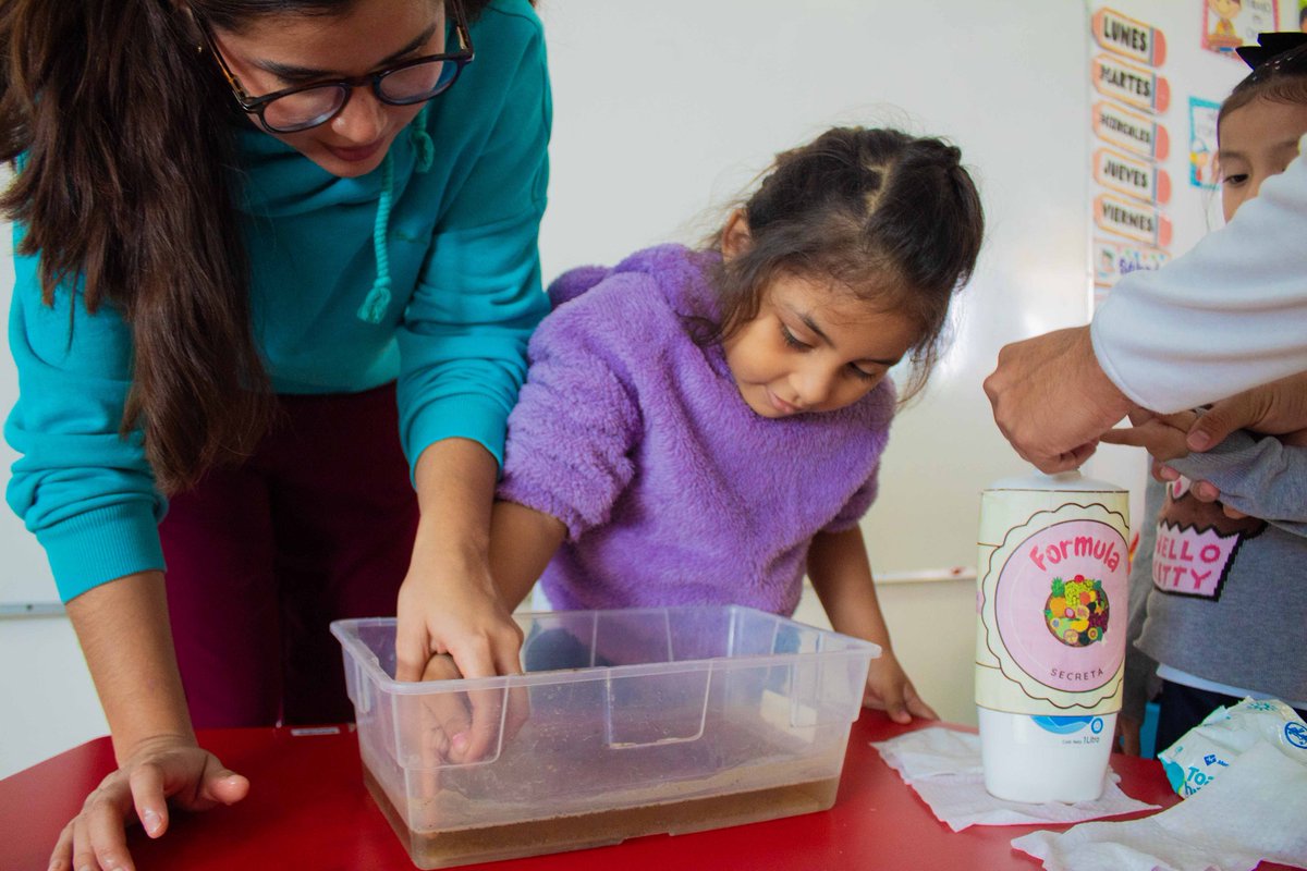 Issstecam's tweet image. Los niños y niñas del Preescolar CENDI ISSSTECAM participaron en la plática "Adiós a los gérmenes", impartida por el Área Médica, a través de Víctor Acal Noh, y que mediante actividades lúdicas, promueve las buenas prácticas de higiene, así como una sana alimentación.