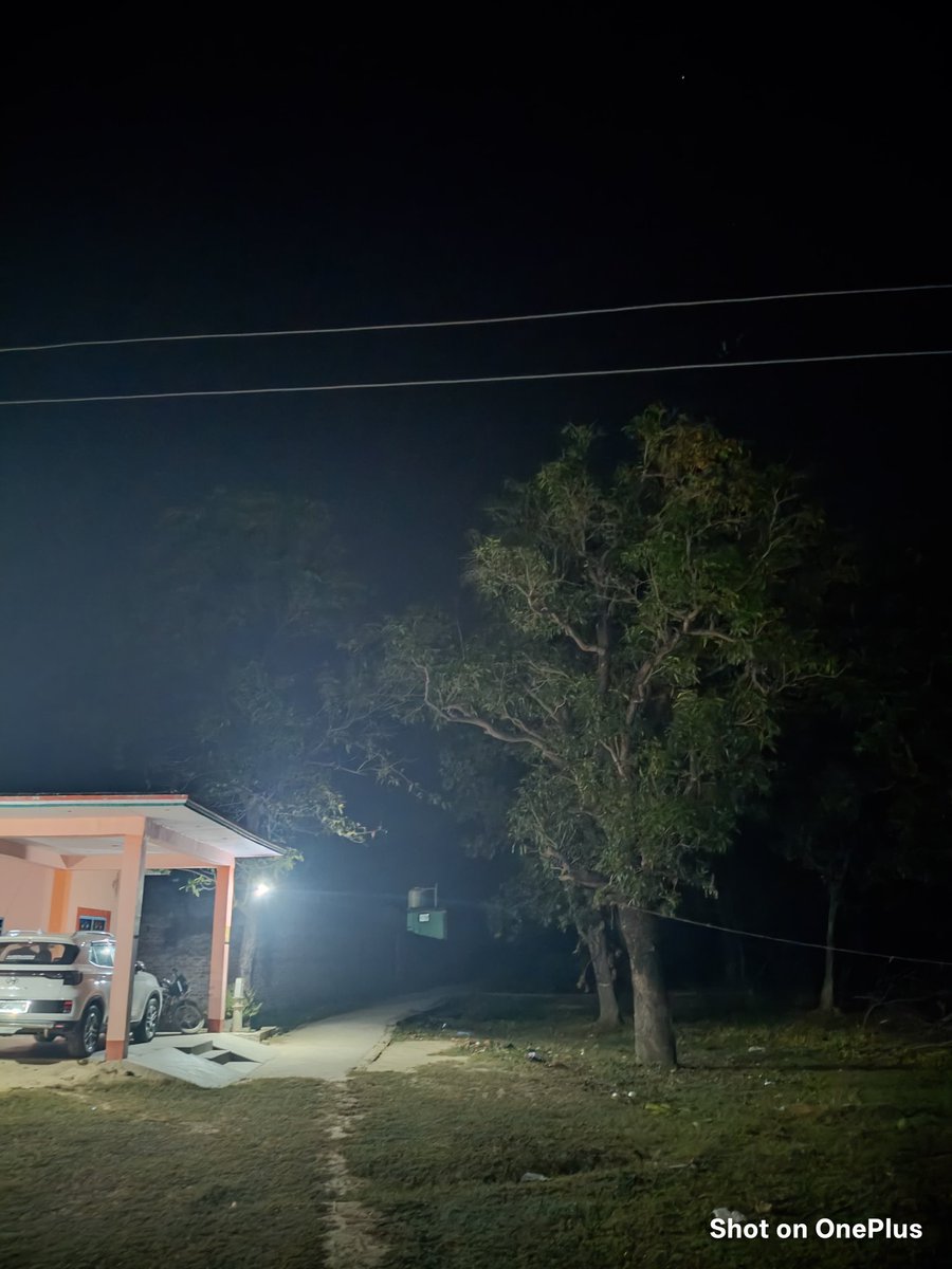 arun_shukla__'s tweet image. GOOD NIGHT! As you lay down to rest, may the worries of the day fade away and your heart find peace. May your dreams be filled with hope, your soul with calm, and may you wake up tomorrow with renewed strength to embrace a brighter, better day. 🌙✨