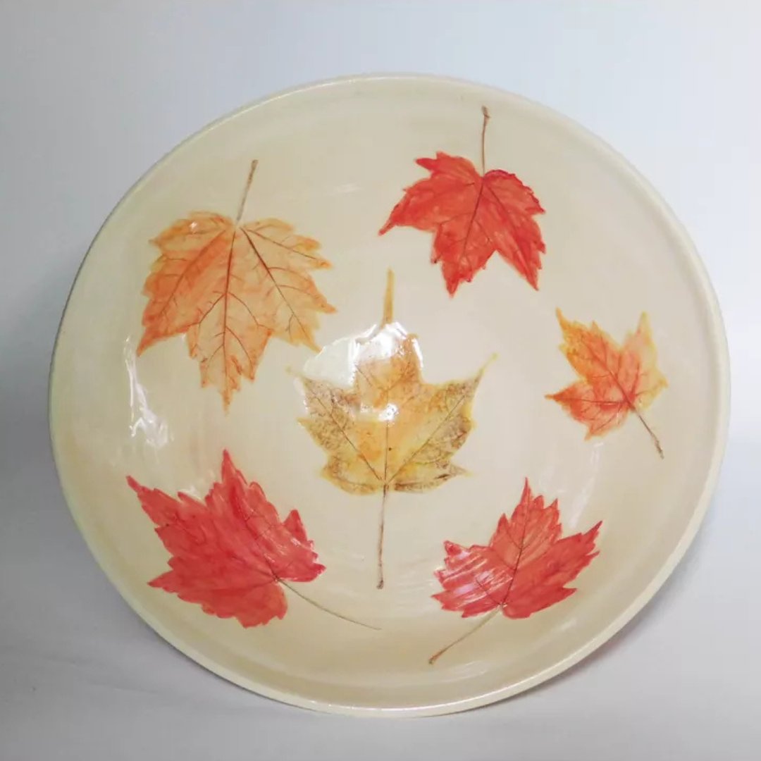ontario_made's tweet image. These #OntarioMade Maple Leaf Bowls by Riverware Pottery are wheel-thrown &amp;amp; pressed with real leaves for a one-of-a-kind impression. Coloured slips &amp;amp; a lead-free, food-safe glaze make them beautiful &amp;amp; safe in the oven, microwave or dishwasher.

Learn more: loom.ly/yAUISOc