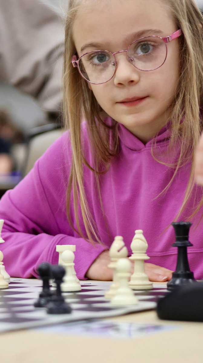 DCSeNews's tweet image. The DeSoto County Schools Chess Tournament is underway, and these students mean business! The focus is immeasurable. #TeamDCS #BeTheStandard