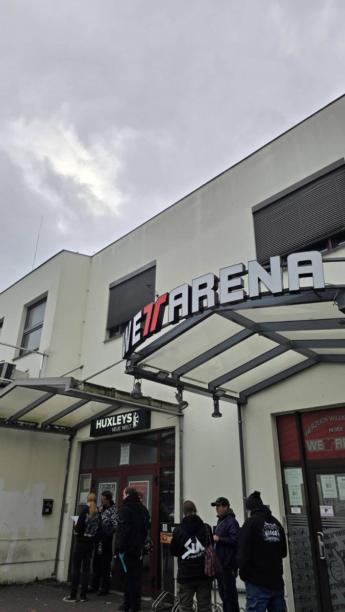 HA_NA_BIE_'s tweet image. 【🌎World Tour🌍】

📍Huxleys Neue Welt (Berlin,DE)

14th show❗️

Arrival in Germany🇩🇪
This tour marks my second visit to Germany.
Tonight's venue is huge, but it's going to be an exciting night.
Here we go!!!!

Tickets：
hanabie.jp/en/live/in.htm…

Meet&amp;amp;Greet：…