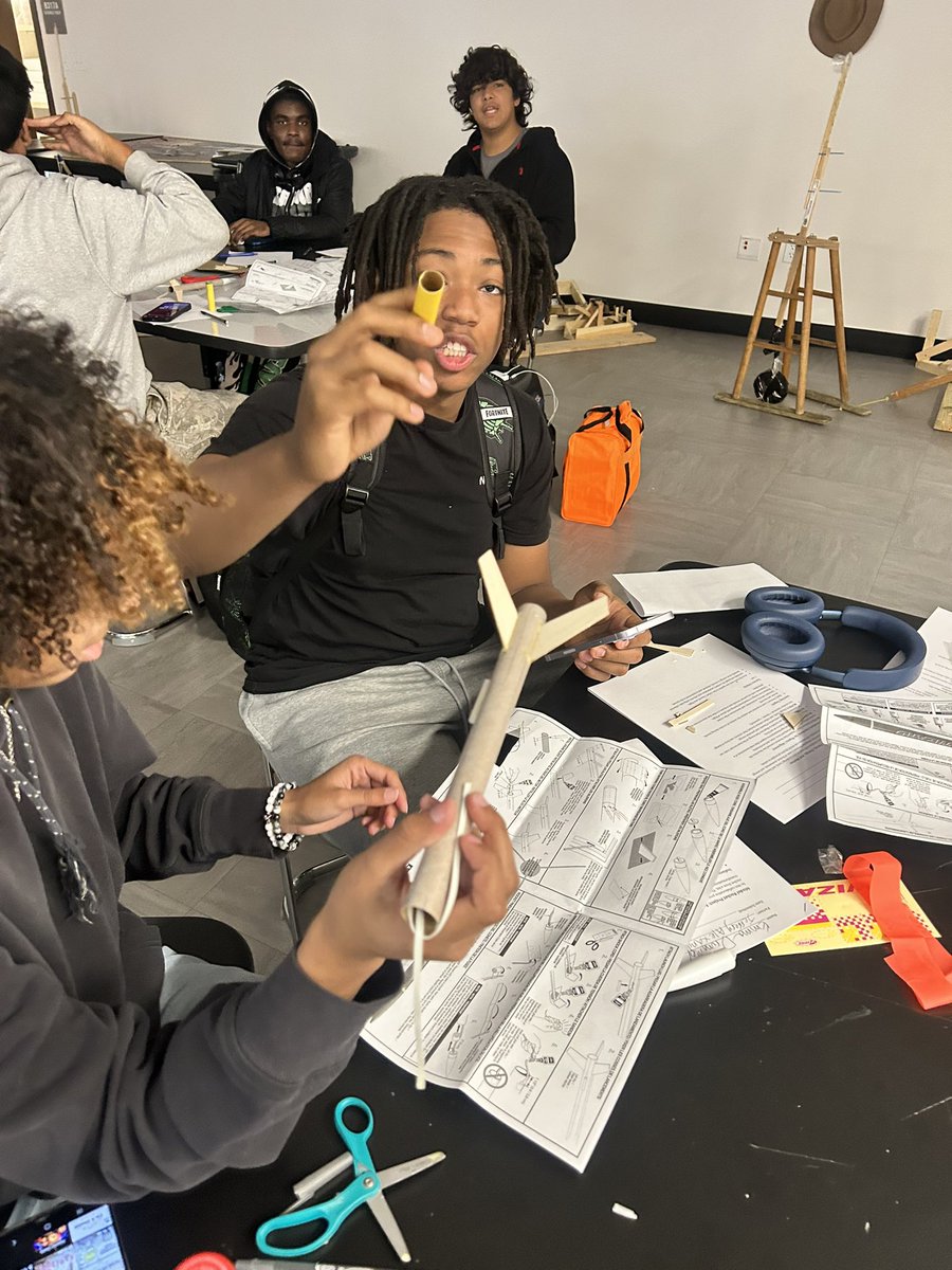 LCHS_Physics's tweet image. Thanks to @LTSFoundation for the creativity grant that allowed students to build model rockets to test velocity and force for my Physics students.   We will be launching tomorrow and Thursday!   @LCHSBears