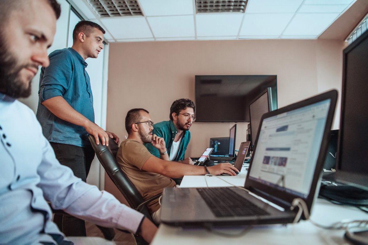 c3solutions's tweet image. Too many teams are still juggling calls, emails, and spreadsheets just to book a door.

We just published a guide that walks you through how to roll out a dock scheduling system in 10 clear steps : hubs.ly/Q03TN6v_0

#Logistics #DockScheduling #SupplyChainManagement