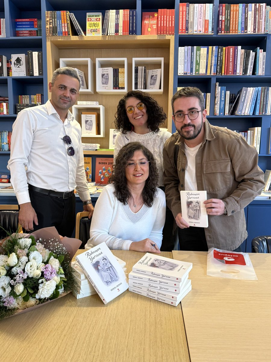 📚🖊️🎉✍️