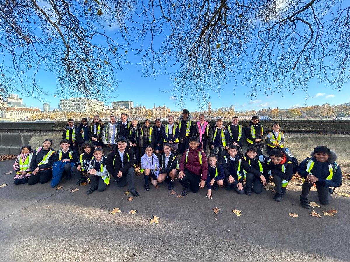 BrookfieldSM3's tweet image. 🇬🇧 Our amazing Year 6 classes had brilliant and inspiring visits to the Houses of Parliament! So proud of their excellent behavior and thoughtful questions. Future leaders in the making! 🏛️ #ParliamentVisit #Year6 #FutureLeaders