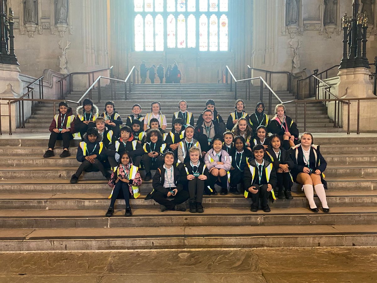 BrookfieldSM3's tweet image. 🇬🇧 Our amazing Year 6 classes had brilliant and inspiring visits to the Houses of Parliament! So proud of their excellent behavior and thoughtful questions. Future leaders in the making! 🏛️ #ParliamentVisit #Year6 #FutureLeaders
