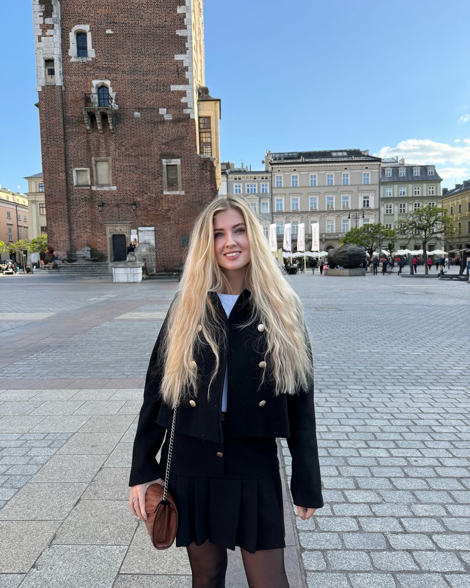 Isabelle_ajs's tweet image. The smile looks a bit silly.😂😂