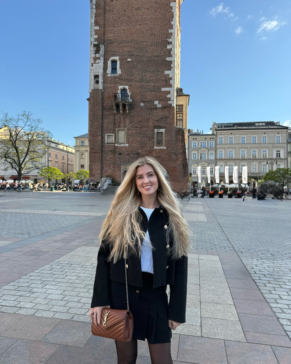 Isabelle_ajs's tweet image. The smile looks a bit silly.😂😂