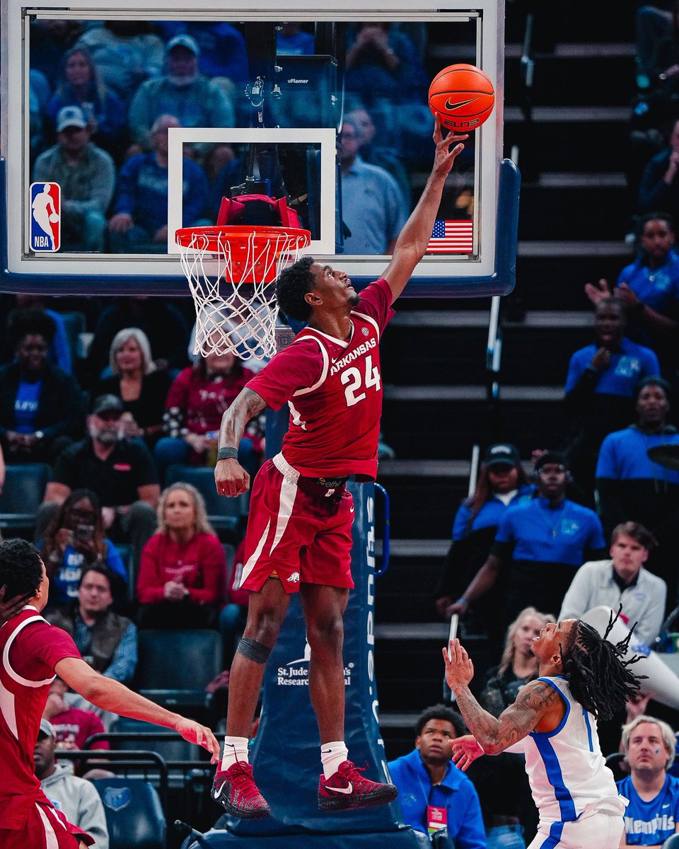 HogsPlus's tweet image. “I thought I was going to hit my head” 😂