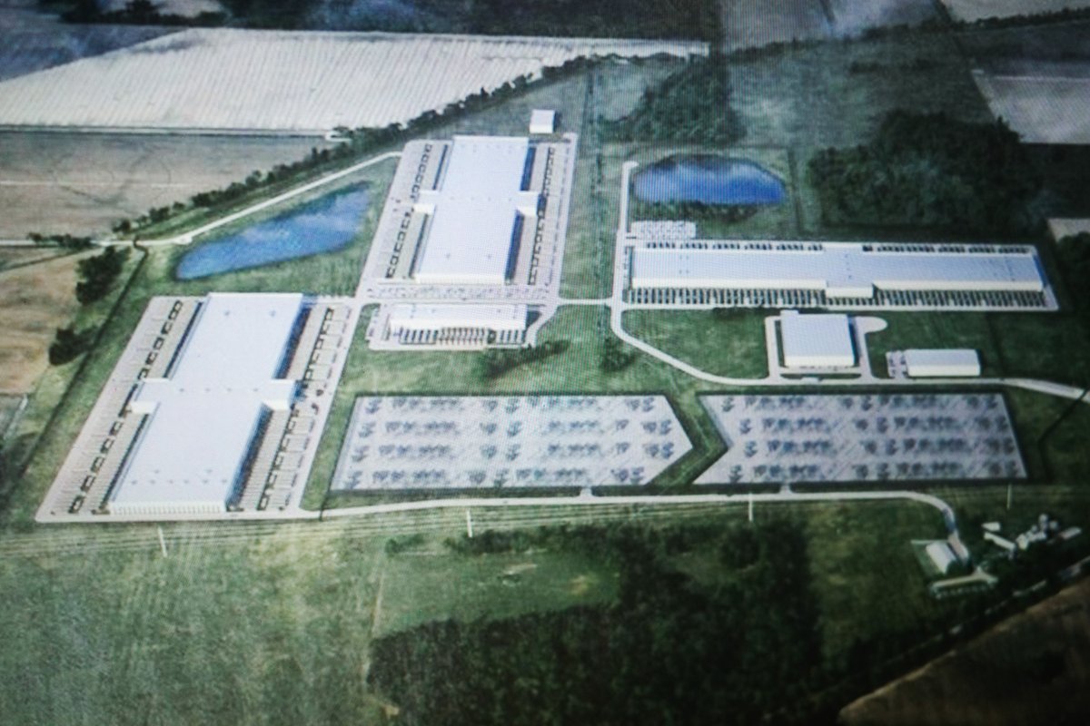 mich_enjoyer's tweet image. Jocelyn Benson’s Husband Is Helping Bring Controversial AI Data Centers to Michigan @shoesonplease 
enjoyer.com/benson-husband…