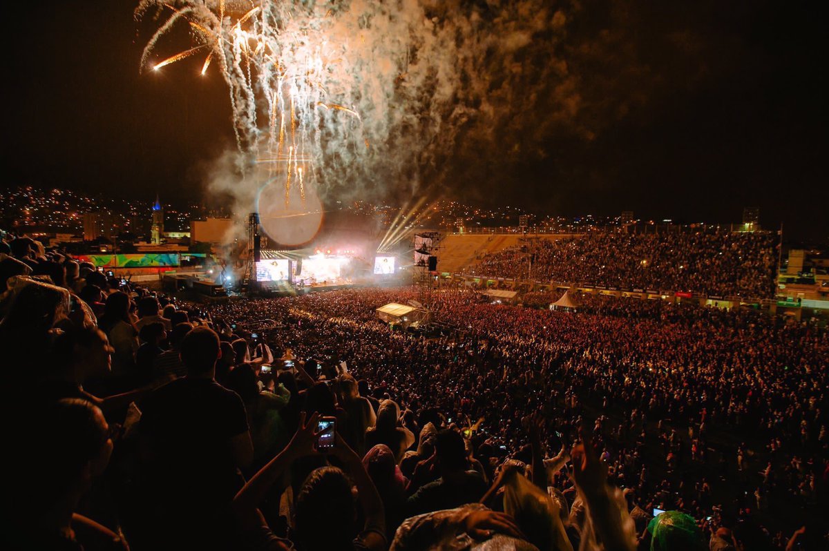 Quem viveu? Há 8 anos, nesta mesma data, Bruno Mars realizava seu primeiro show da “24K Magic World Tour” no Brasil. Inicialmente, o artista faria apenas dois shows em solo brasileiro, mas, devido à alta demanda, foram incluídos mais dois. Os quatro shows tiveram seus ingressos