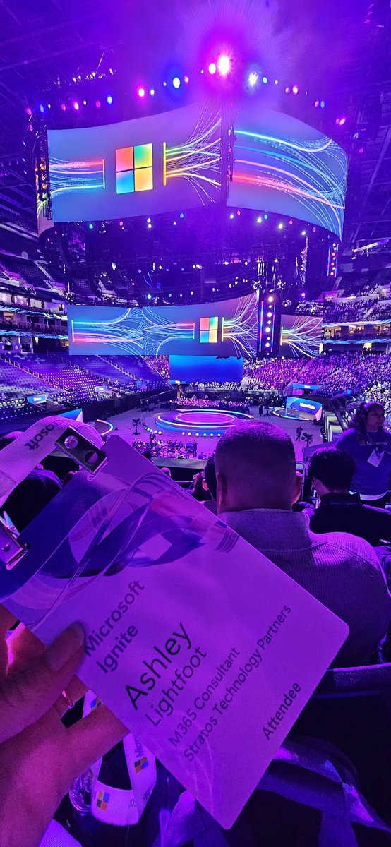 Splash_NZ's tweet photo. Ready for the keynote...

#msignite https://t.co/jSurAt6lvj