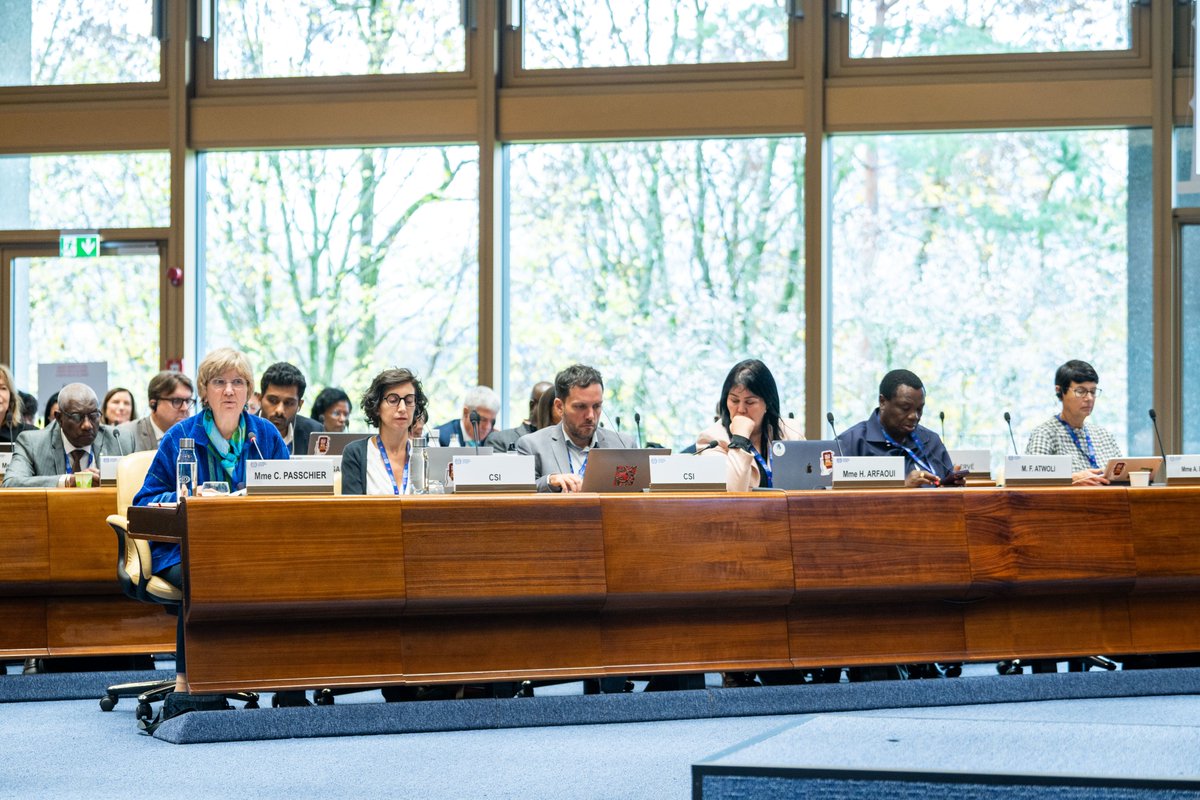 ILOACTRAV's tweet image. Workers delegates are in talks with governments and employers at the 355th @ilo  Governing Body, backed by ACTRAV. Key decisions coming soon to reinforce the Organisation in a challenging period for multilateralism.