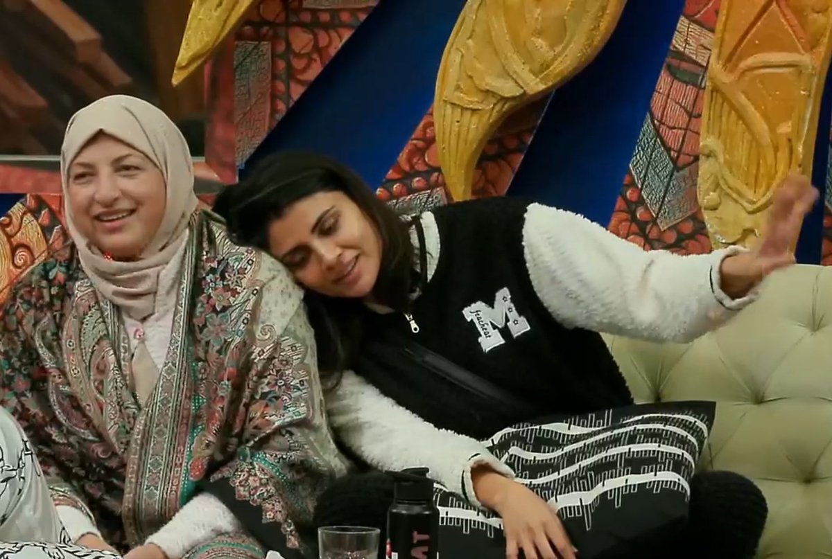 its_SanyHere's tweet image. For me it was A best Pic 🥹

#FarrhanaBhatt #BiggBoss19