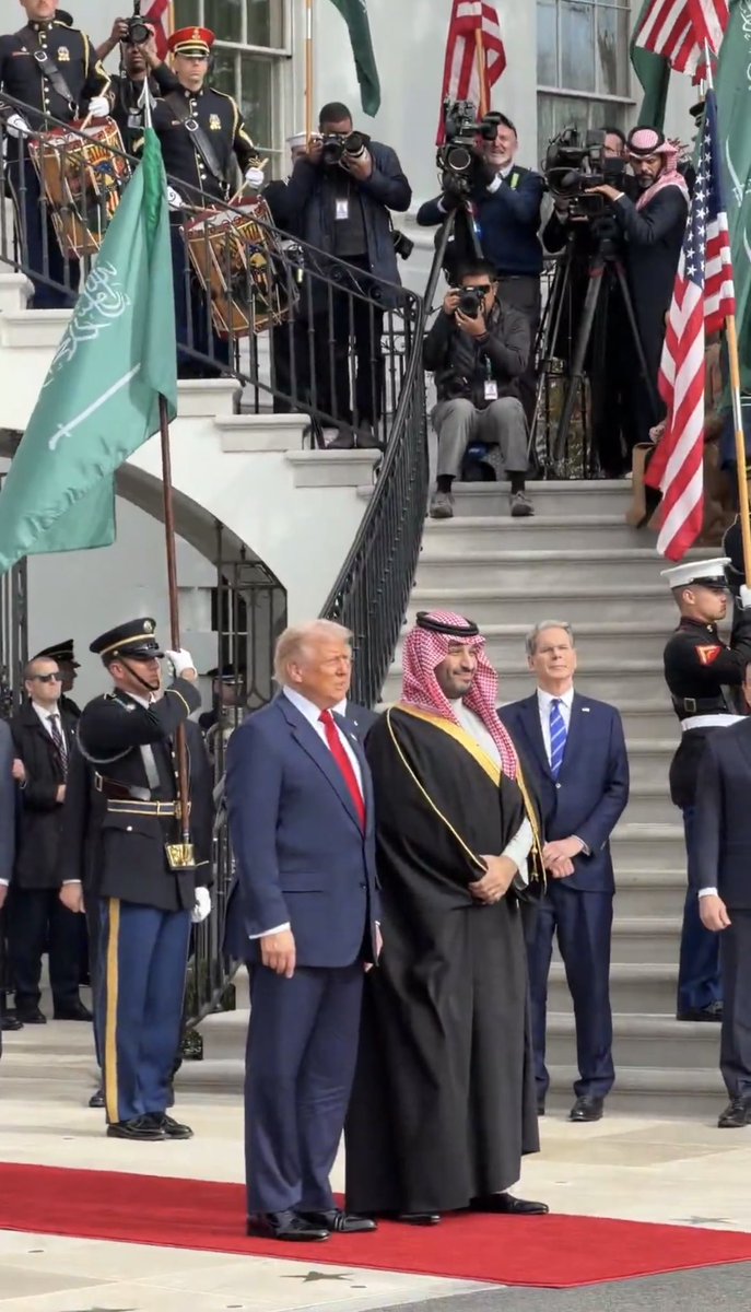 moaidmahjoub's tweet image. President Trump welcomes Saudi Crown Prince Mohammed bin Salman to the White House 🇺🇸🇸🇦
#MBS #Moaidmahjoub #DC