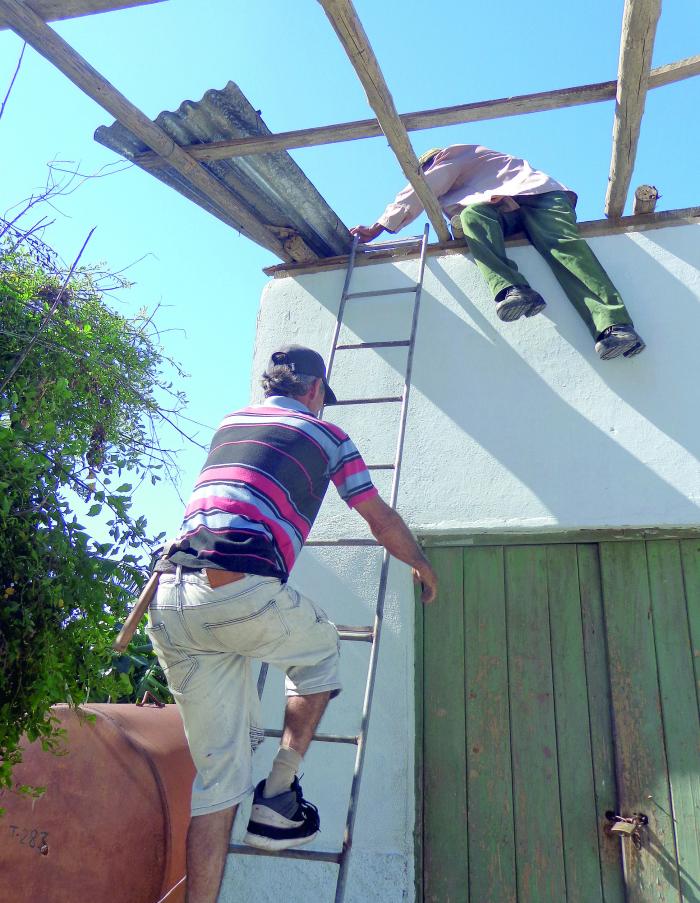 🇨🇺💪✊| Recovery efforts continue in eastern #Cuba to erase the traces of Melissa   🌀#HuracánMelissa

👉🔗acortar.link/nAwSnh