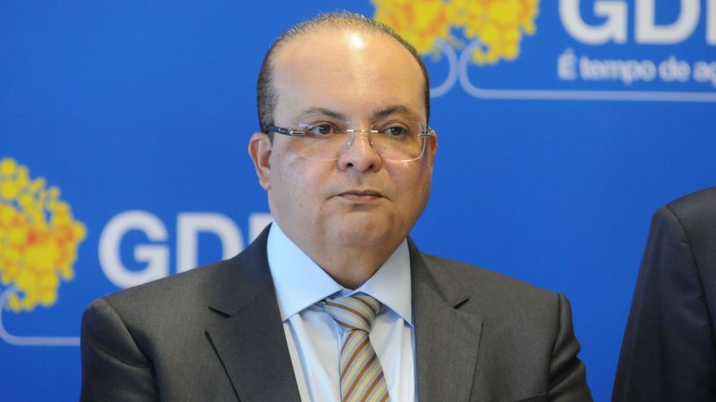 O preço de proteger a “menina dos olhos”

Se há algo claro nessas duas crises é que o BRB, a eterna menina dos olhos do governo, foi peça decisiva.

E toda vez que essa instituição é tocada, mexe-se em estruturas profundas, financeiras, políticas e pessoais.

É justamente isso