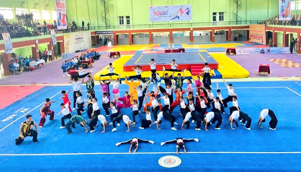 prodefkohima's tweet image. 🇮🇳 The #RedShieldDivision of #IndianArmy conducted a 4-day State Level #Wushu Championship from 15–18 Nov 2025 at SAI, Imphal, #Manipur.

🥋 615 athletes competed in Sanda &amp;amp; Taolu disciplines,
reflecting the spirit of #YouthEmpowerment, discipline &amp;amp; sportsmanship.

@adgpi…