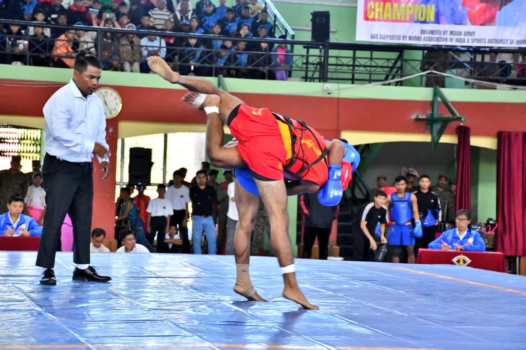 prodefkohima's tweet image. 🇮🇳 The #RedShieldDivision of #IndianArmy conducted a 4-day State Level #Wushu Championship from 15–18 Nov 2025 at SAI, Imphal, #Manipur.

🥋 615 athletes competed in Sanda &amp;amp; Taolu disciplines,
reflecting the spirit of #YouthEmpowerment, discipline &amp;amp; sportsmanship.

@adgpi…
